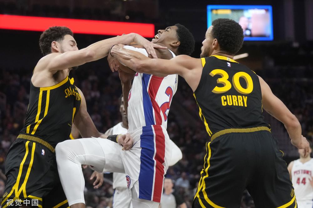 雄鹿队凭借 雄鹿队凭借